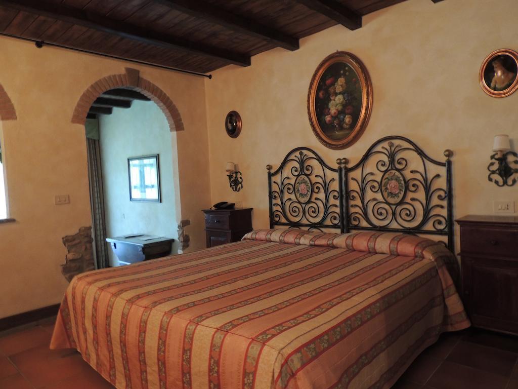 Country Relais I Due Laghi Villa Anguillara Sabazia Szoba fotó